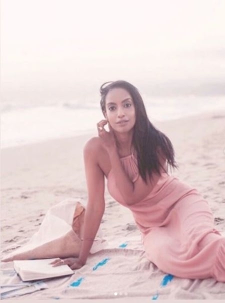 Azie Tesfai promoting blanket for the giving back on her Instagram